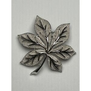 Trifari Silver Tone Crystal Leaf Brooch Pin Vintage Signed